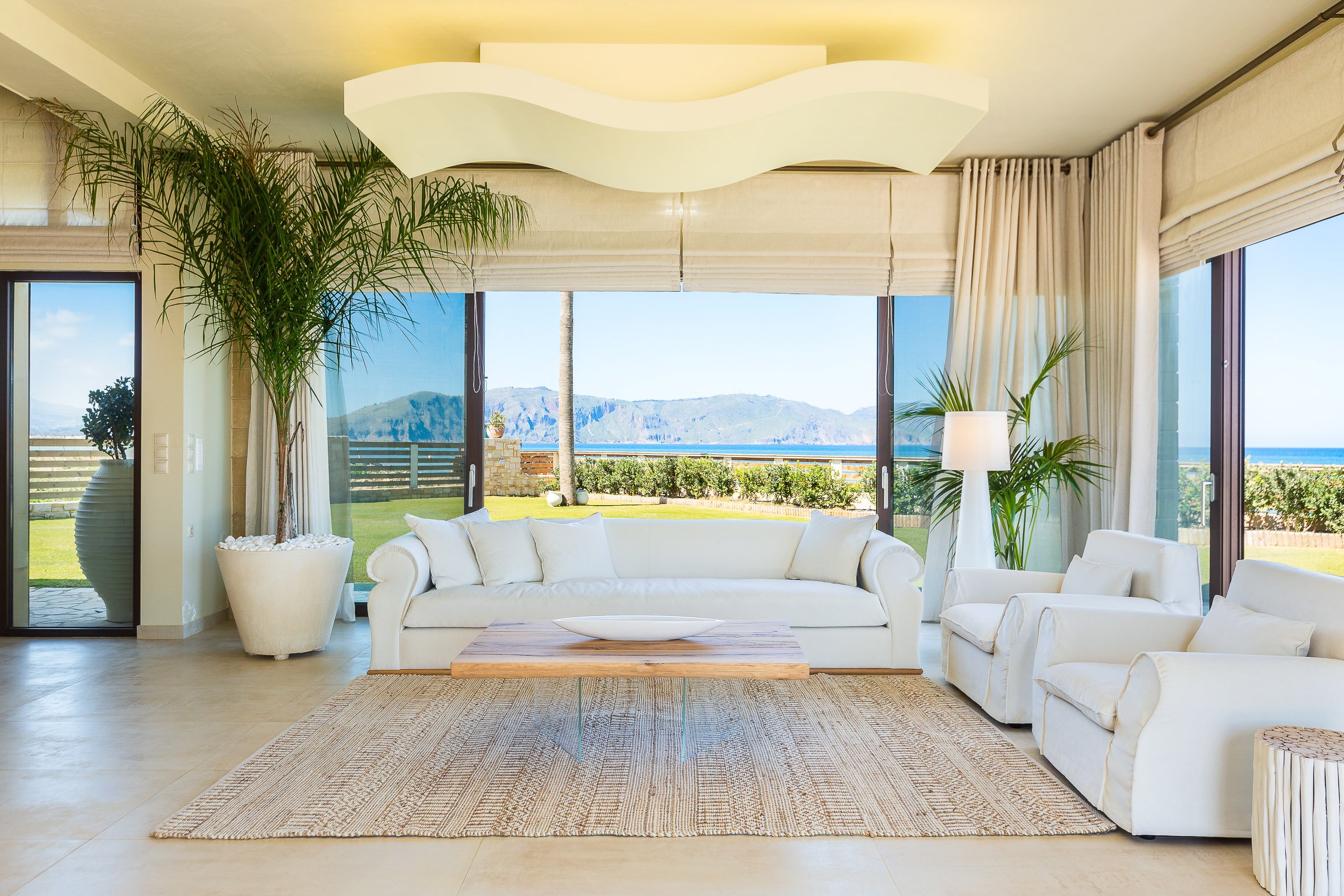 Paralia Beachfront Residence — photograph 5